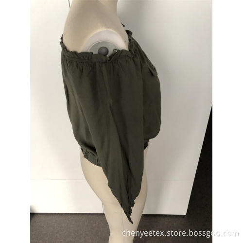 Long sleeves shirt with loose shoulders